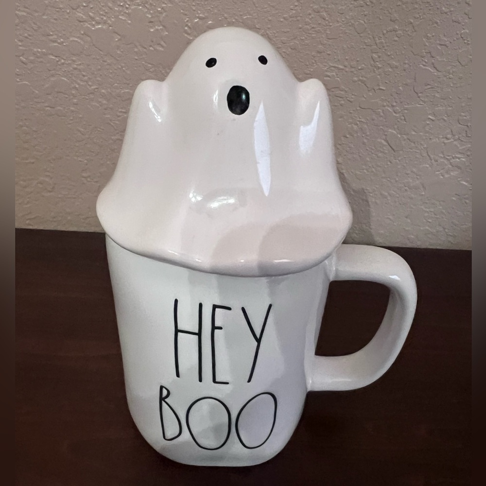 Brand new and never used Rae Dunn Halloween mug